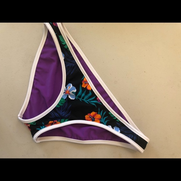 SWIM SALE! NEW Med Tropical Purple Reversible Bikini Bottom - Picture 4 of 6